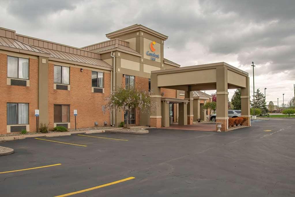 Comfort Inn Huntington Near University Exterior foto