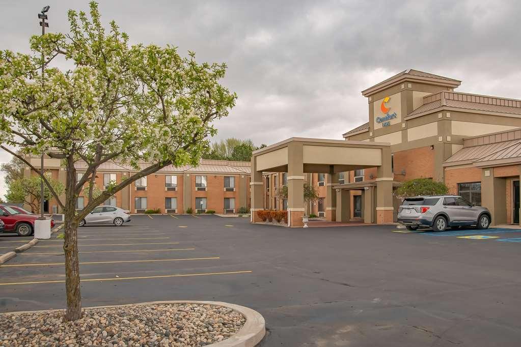 Comfort Inn Huntington Near University Exterior foto
