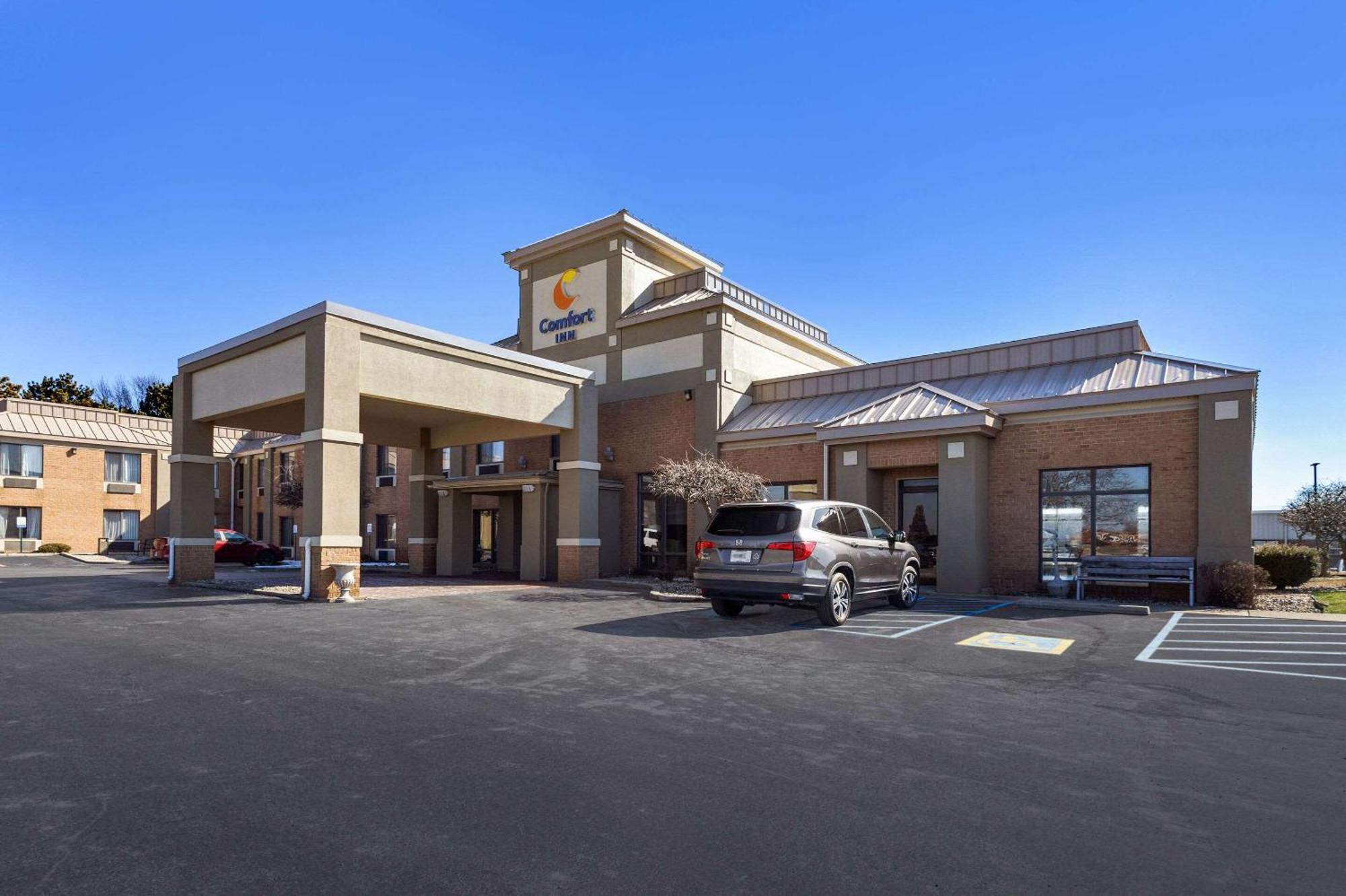 Comfort Inn Huntington Near University Exterior foto