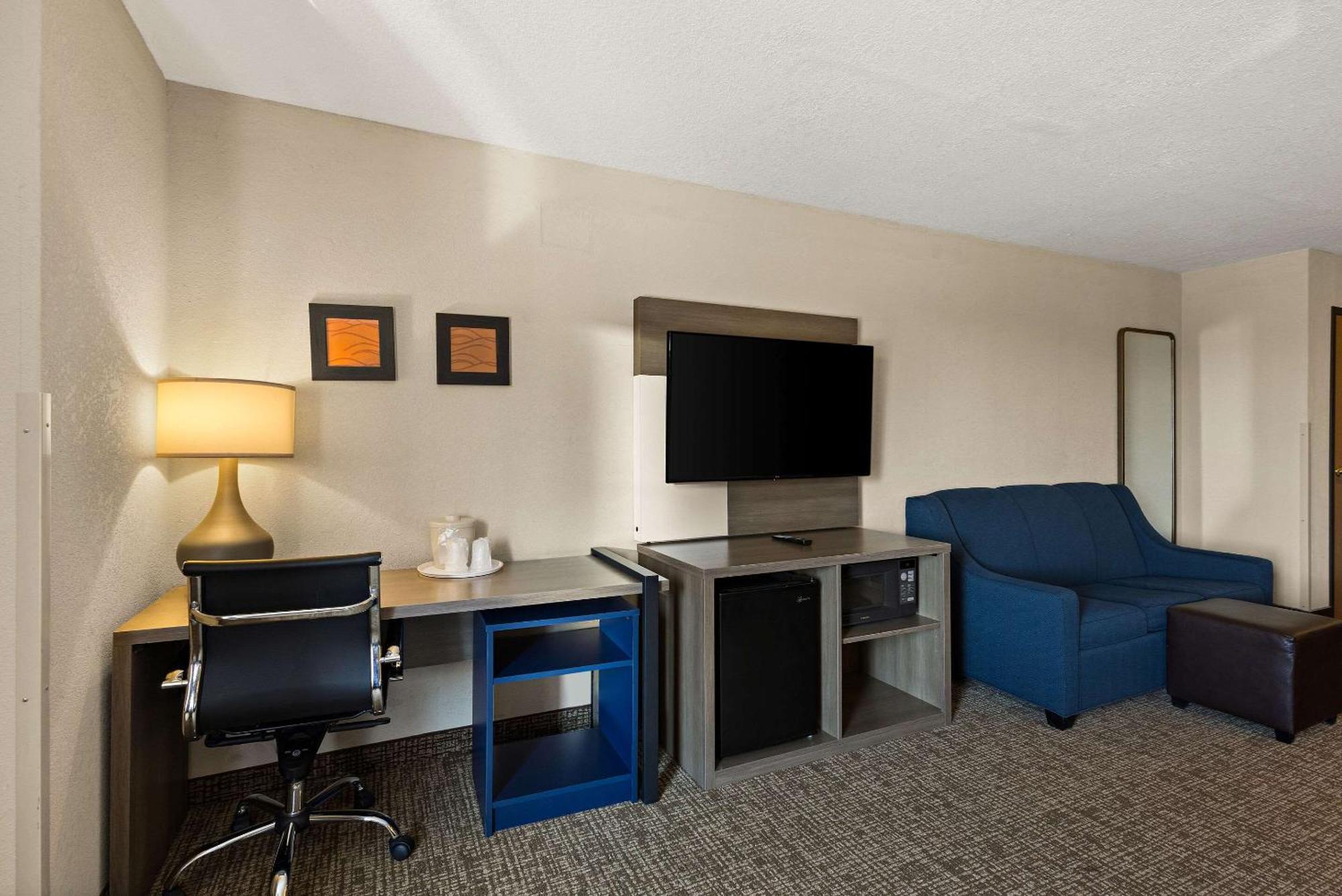Comfort Inn Huntington Near University Exterior foto
