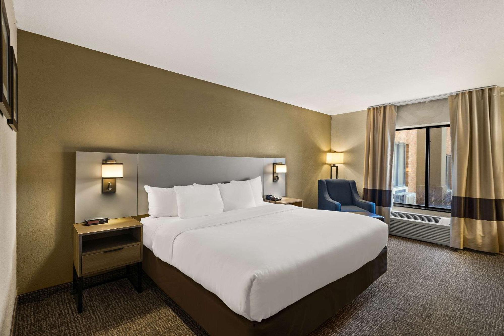 Comfort Inn Huntington Near University Exterior foto