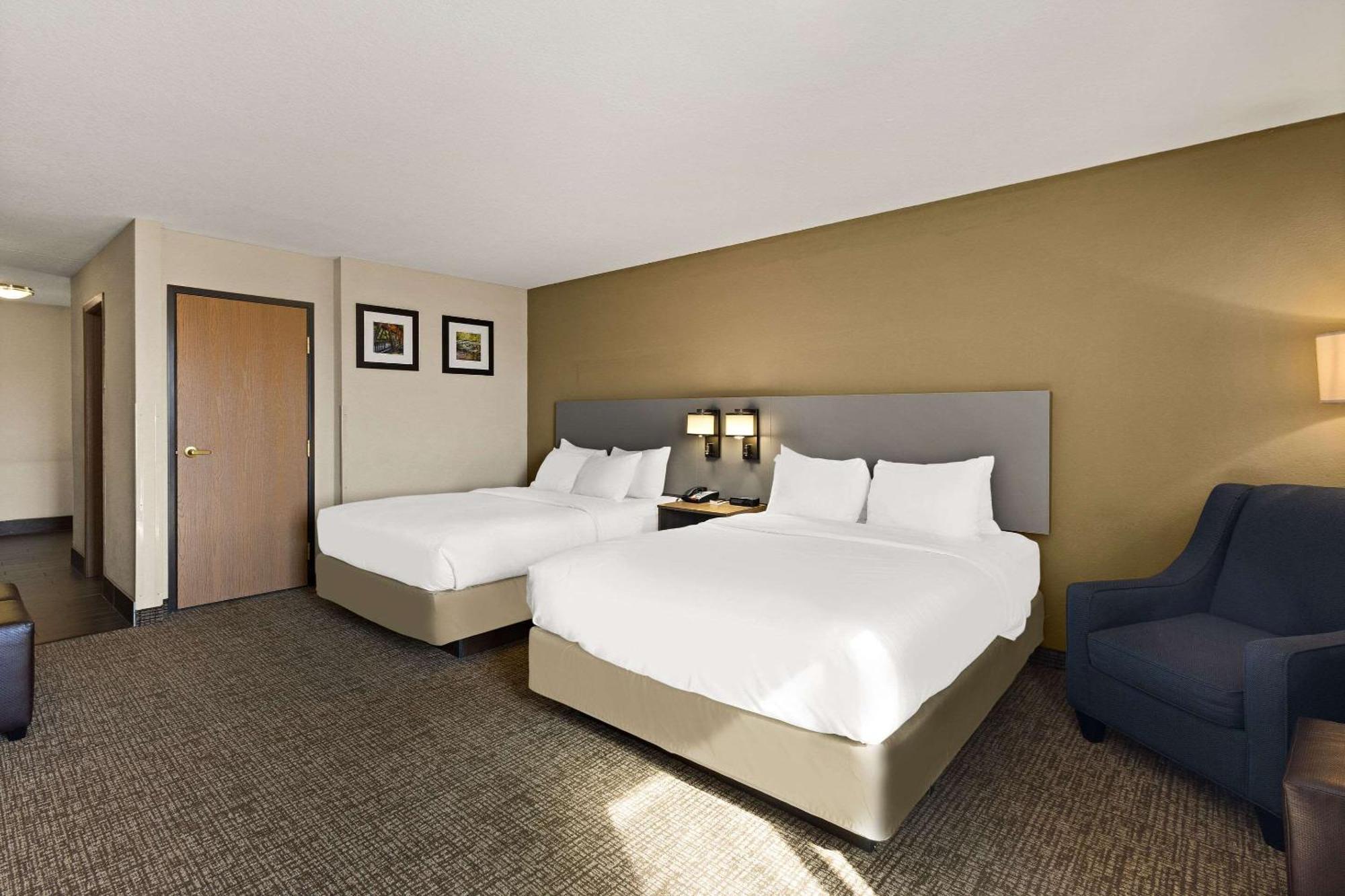 Comfort Inn Huntington Near University Exterior foto